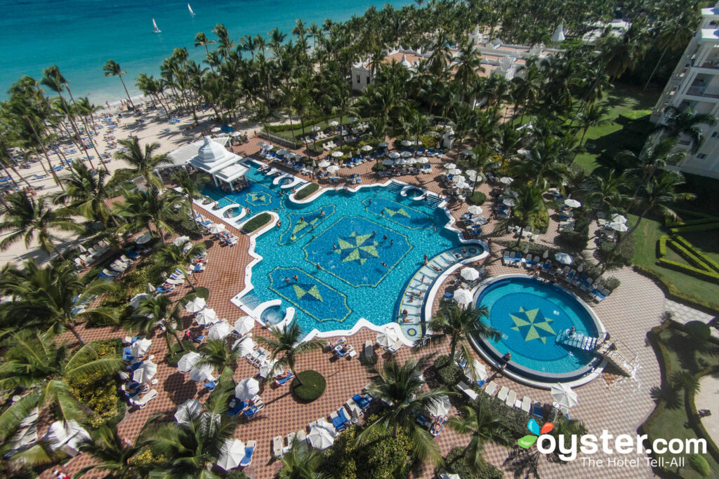 Aerial View of the Riu Palace Punta Cana 蓬塔卡纳Riu宫殿的鸟瞰图