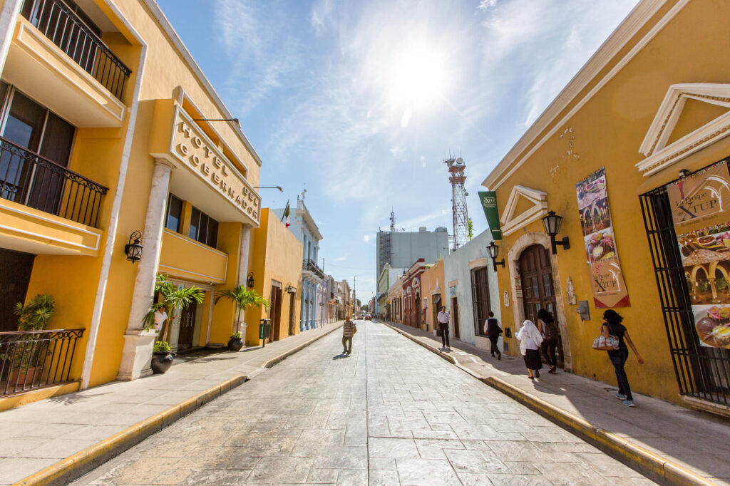 墨西哥梅里达的Del Gobernador街