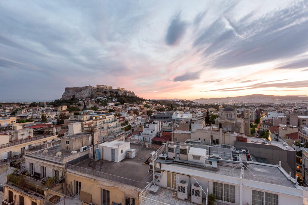 屋顶酒吧在伊莱克特拉大都会雅典-雅典的观点