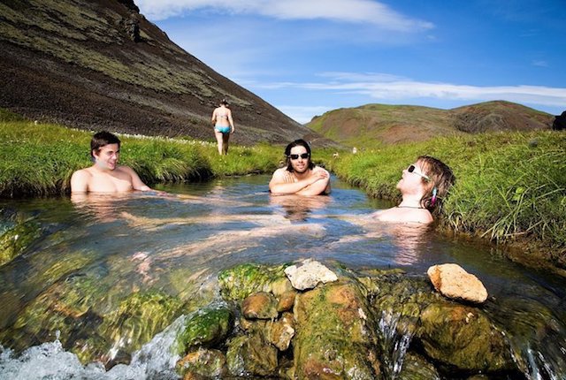 Reykjadalur温泉,冰岛/旅客
