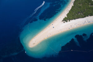 Zlatni Rat Beach: Szabolcs Emich/Flickr