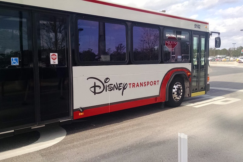 迪士尼的公共汽车;Flickr Elisfkc /